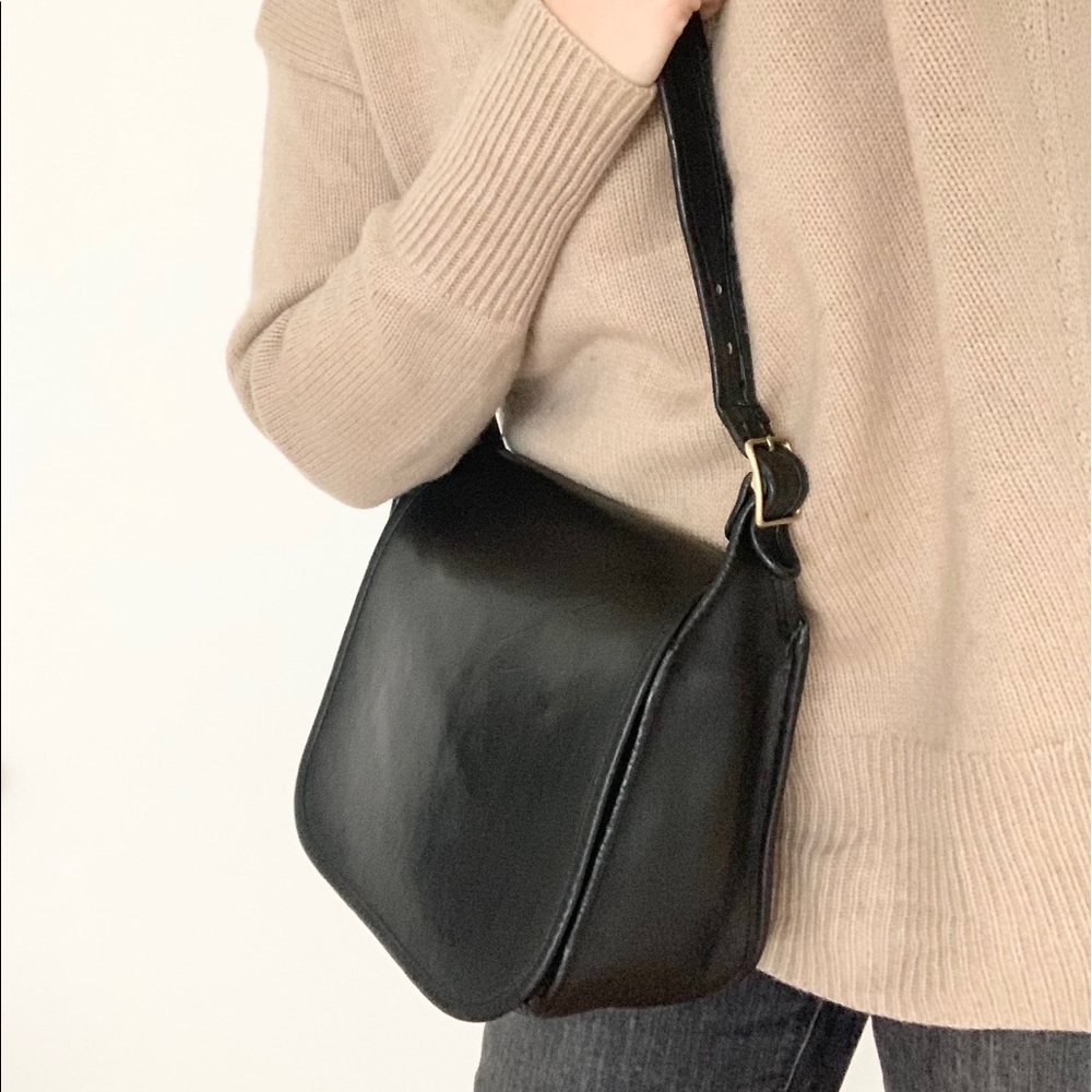 SOLD! Rare Vintage Coach Saddle Crossbody Bag - Picture 11 of 15